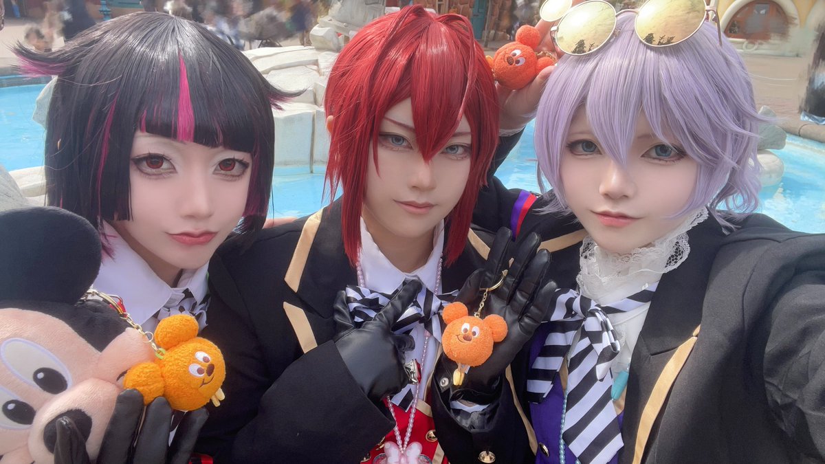 siika_cos's tweet photo. インパ〜🏰🦇
可愛い後輩達といっしょにおる🎃🎃
 #Dハロ仮装2026 
 #Dハロツイステ https://t.co/mreF21Y8Ol