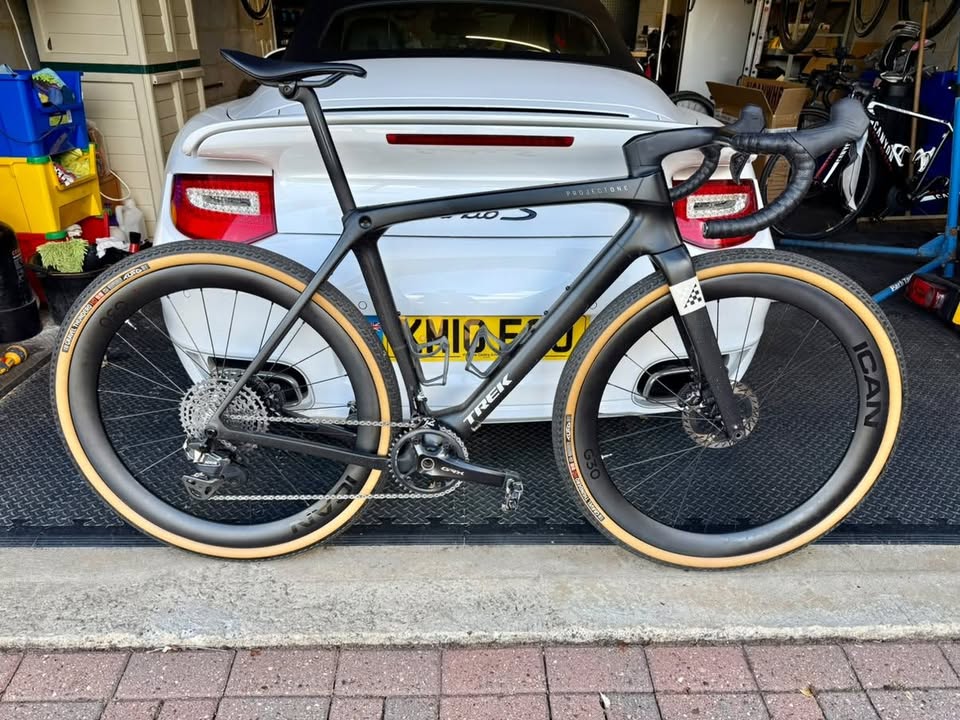icancycling's tweet photo. 🌲 A huge thank you to our customer @cakemancarcycle  for sharing their G30 gravel wheelset – 30mm internal width for maximum tire volume, traction, and comfort on any terrain! 🚴‍♂️💨
🛞https://t.co/Vk1LLoQPeD
#icancycling #graro #gravelbike #rider https://t.co/3ZC1urnpM3