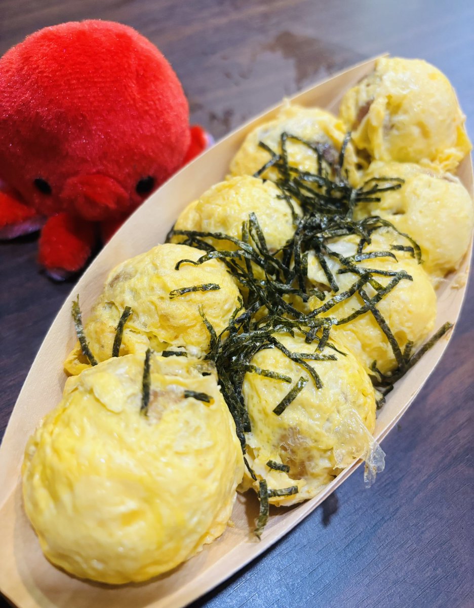 takoyakitakoba's tweet photo. シルバーウィーク
9/19〜9/27期間限定メニュー
たこ焼きをひとつひとつ丁寧に卵で包みました

オムレツ風たこ焼き「オムタコ焼き」

ぜひこの機会にお召し上がり下さい https://t.co/6JJrcTp0e0