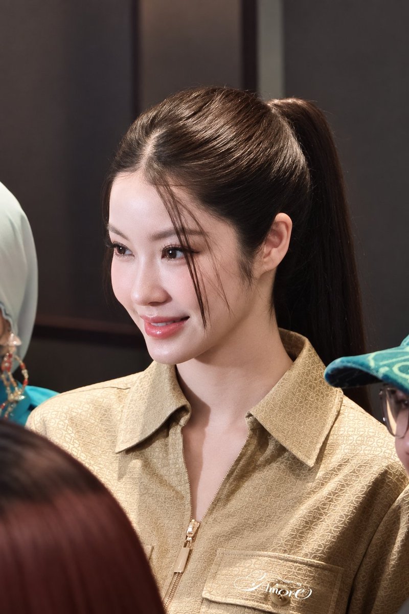 TAmore_SWNamtan's tweet photo. 🫳🏻🩵🤎

NAMTAN BONIA PAVILION 
#BONIAwithNamtan 
#LiveToMyRhythm
#NamtanTipnaree https://t.co/JPNlntvWqB
