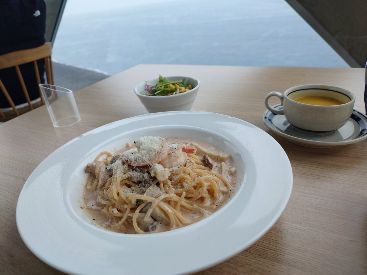 Kota4351Tweet's tweet photo. ハンバーグと明太パスタの
2種類注文✨️
シーハウスは俵屋グループさんが
運営するお店です!
☔️雨天の太平洋も風情があって良かった😀
#シーハウス
#SEAHOUSE https://t.co/cZXknFbif3