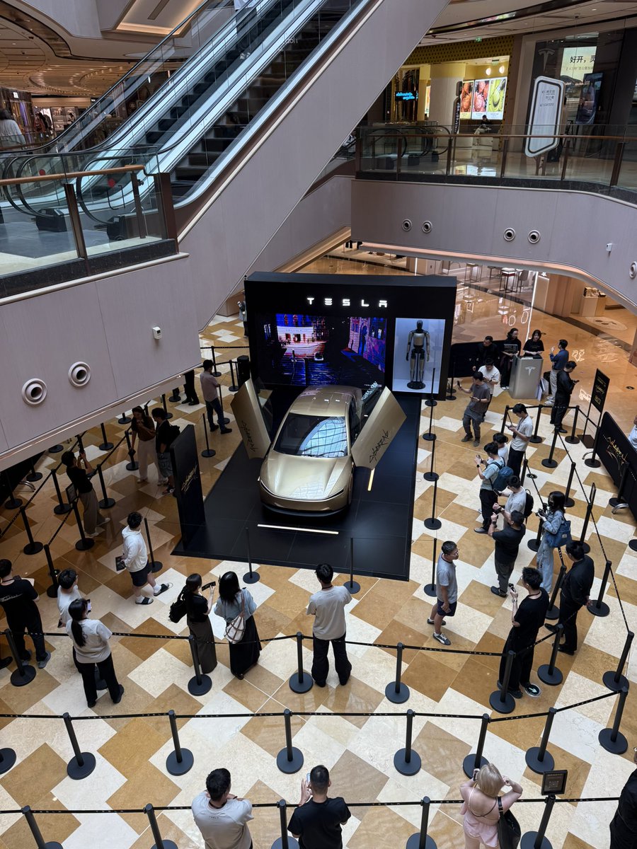 SouliAmch's tweet photo. @Tesla @Tesla_AI Cybercab in Shanghai 🤖 https://t.co/Yog2xvXjEO