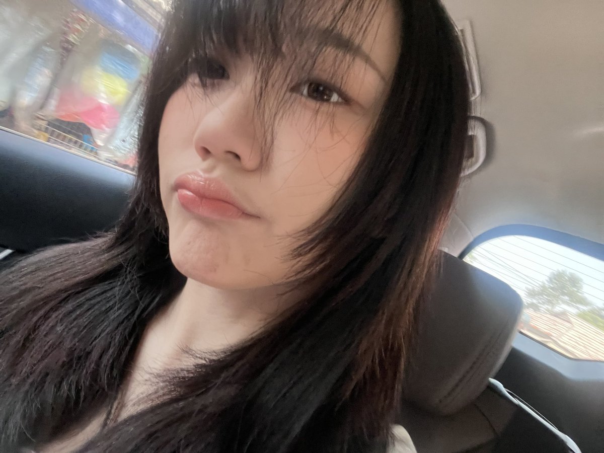 L_MarshaJKT48's tweet photo. Pap https://t.co/SY9YHfMsgM