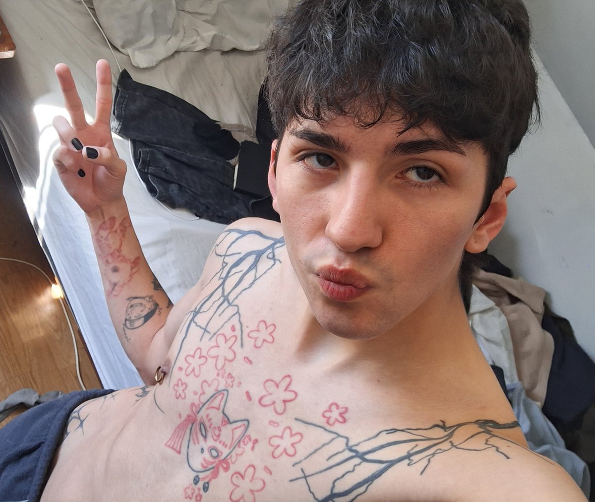 boykittyboy tweet picture