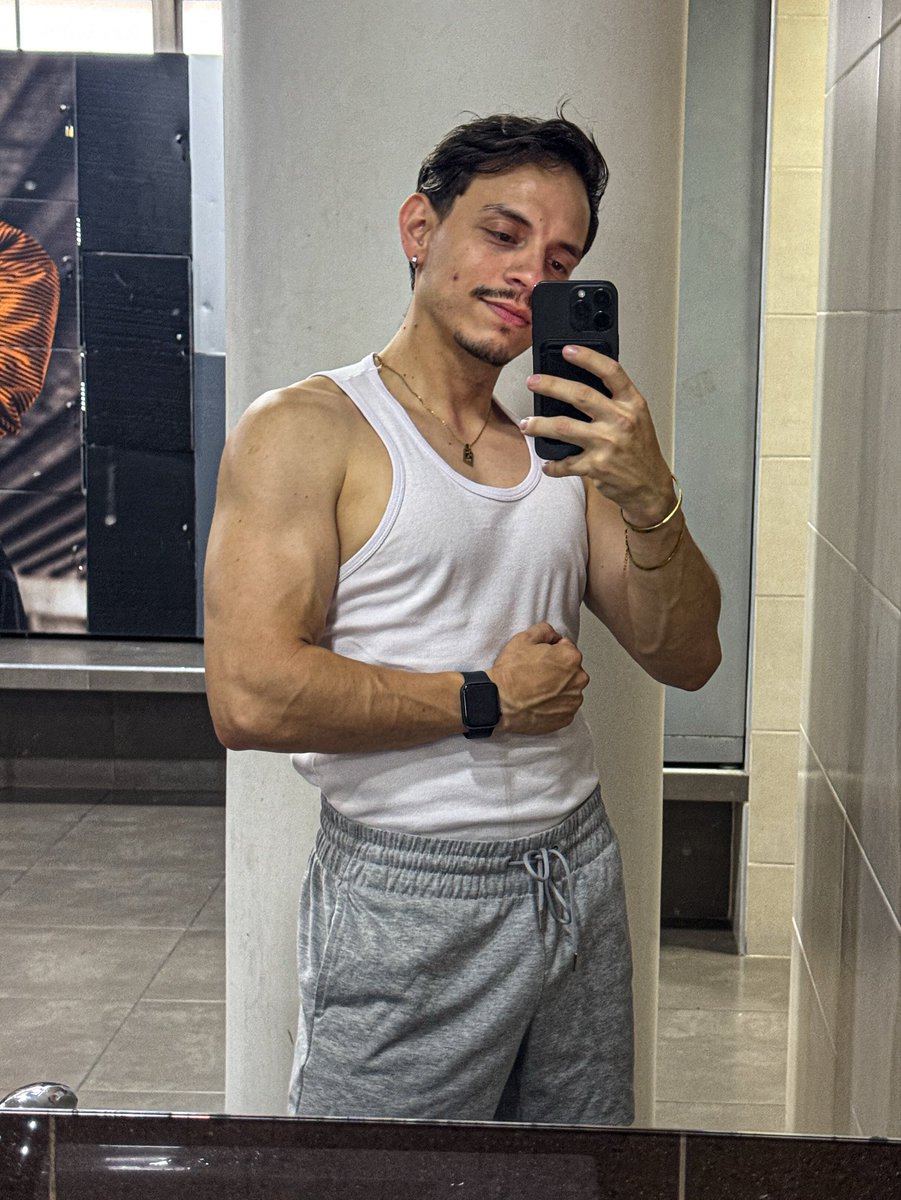 SoyJCuervo's tweet photo. Háblame de esas venas 🤩💪🏼 https://t.co/oD4k4sudSZ