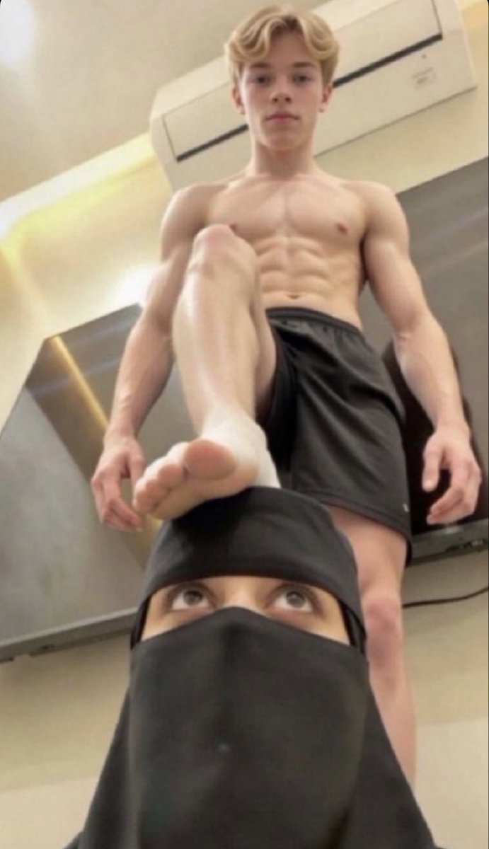 loly__3mtk's tweet photo. اهه دادي https://t.co/getZl1pT39
