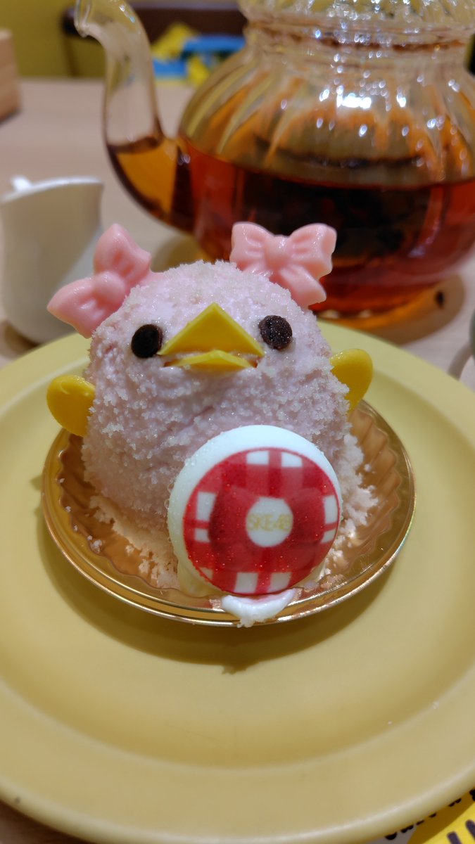 aremama06's tweet photo. トイメンぴよりんをちょい座らせ寂しくないw🥰
SKEコラボぴよりん可愛い🐥
また必ず遠征来るぞ～🚄
#名古屋 https://t.co/C6uPrwKszW