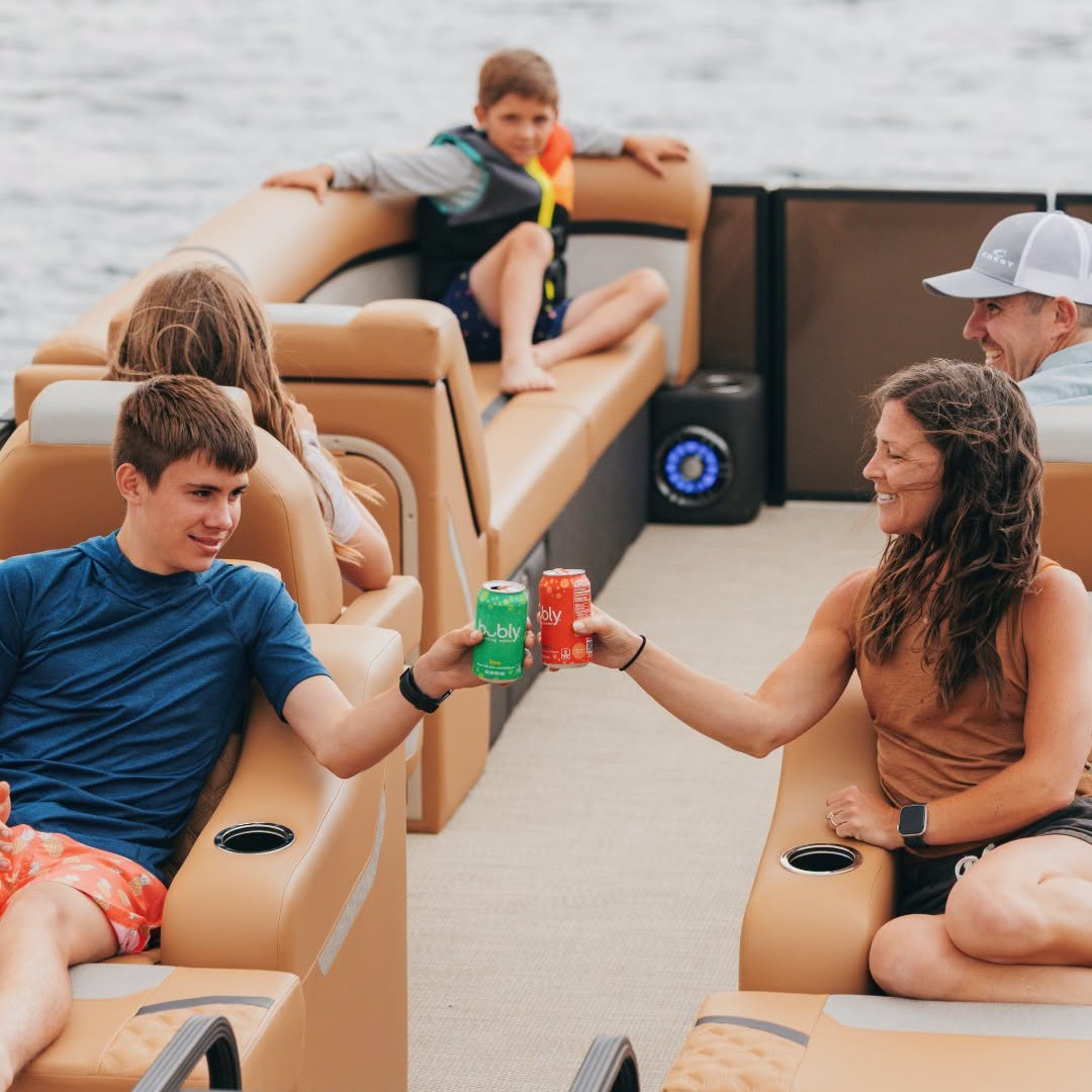 sametgunes3's tweet photo. Comfort that keeps you close to the moments that matter. The Conquest’s dual chaise lounge option is made for family time, shared laughter, and the moments that make days on the water last. 2026 Crest Conquest 23 - $64, 995
See more https://t.co/tfv1dHGBnX