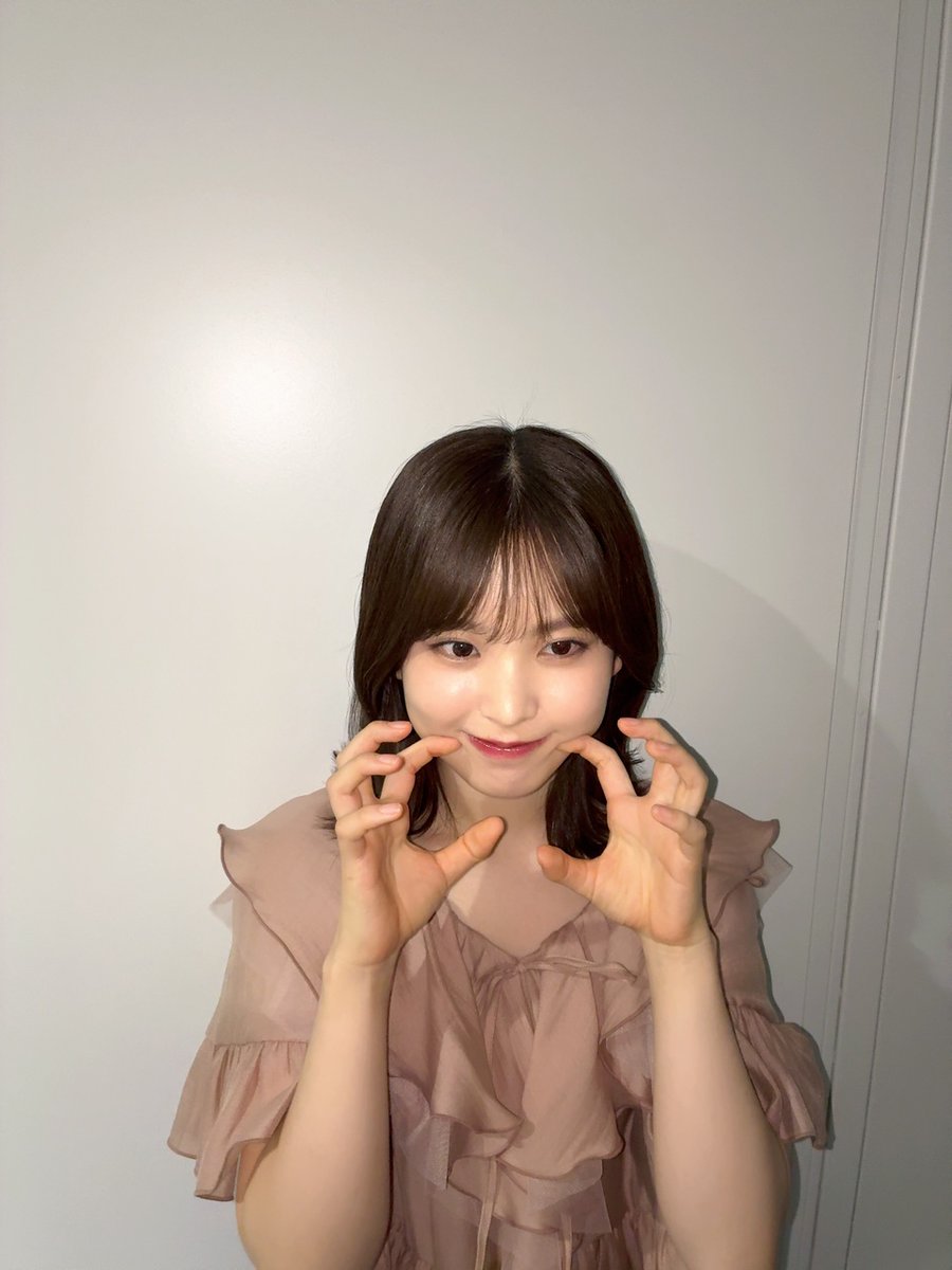 sakurazaka46's tweet photo. 遠藤理子がブログを更新しました！🌸｜ 　 https://t.co/lMT0DApmKO ぜひご覧ください！ #櫻坂46 #遠藤理子 https://t.co/uUFF1c57bp