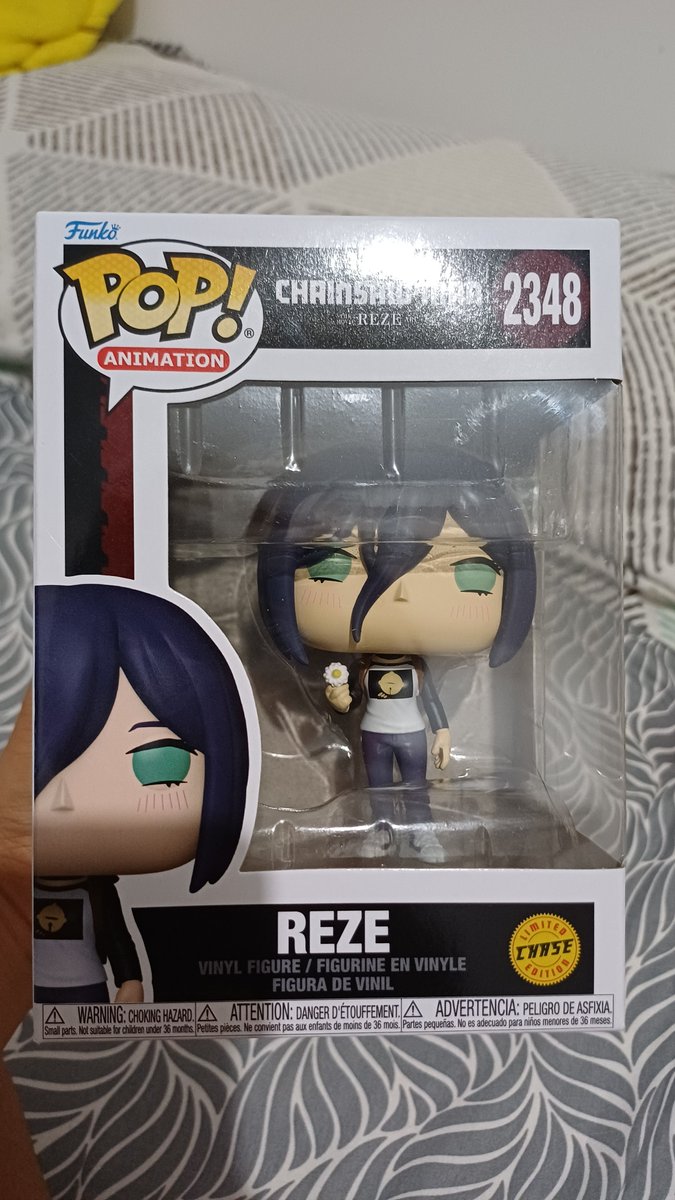 almanost's tweet photo. Uno de los regalos de mi novio, yo sé que le va a encantar por ser la Reze edición limitada, y es q yo pedí la normalita y me llegó esta 😭😭😭 https://t.co/filcwC9az0