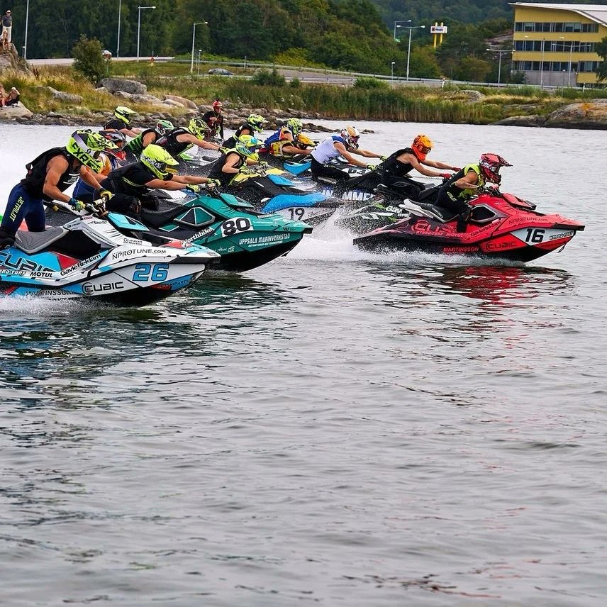 MerilynGraxo's tweet photo. I had a great start, was the fastest off the line, and held 4th overall and 1st among the ladies until 3 laps to go. Then my engine broke down and I had to be towed ashore. Two laps remain tomorrow—I’m not giving up. We have a solution. https://t.co/bl8TFHnWXq
