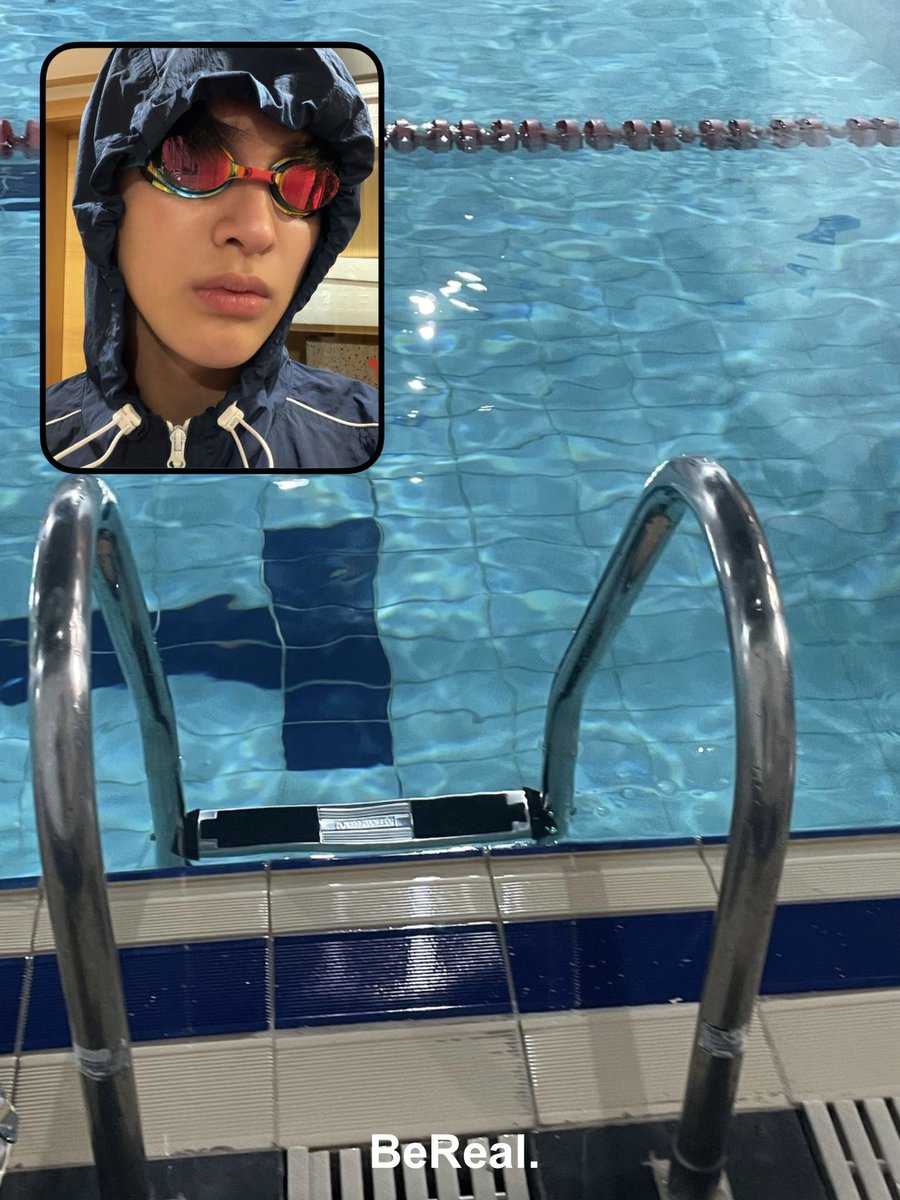 tetecoidezinha's tweet photo. maybe in another life.. 🏊🏻‍♂️ https://t.co/9ZJscKa3pU