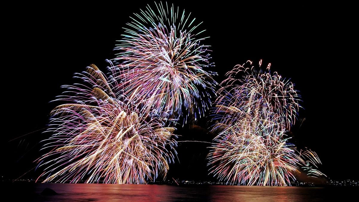 event_checker's tweet photo. 最大2尺玉も！

「ふじさわ江の島花火大会」開催

約1,000発の花火が
秋の湘南の夜空を彩ります

📅 10/17(土)
📍片瀬海岸西浜
💰 観覧無料

→ https://t.co/o0aQvMczIC https://t.co/S7ShfQonkY