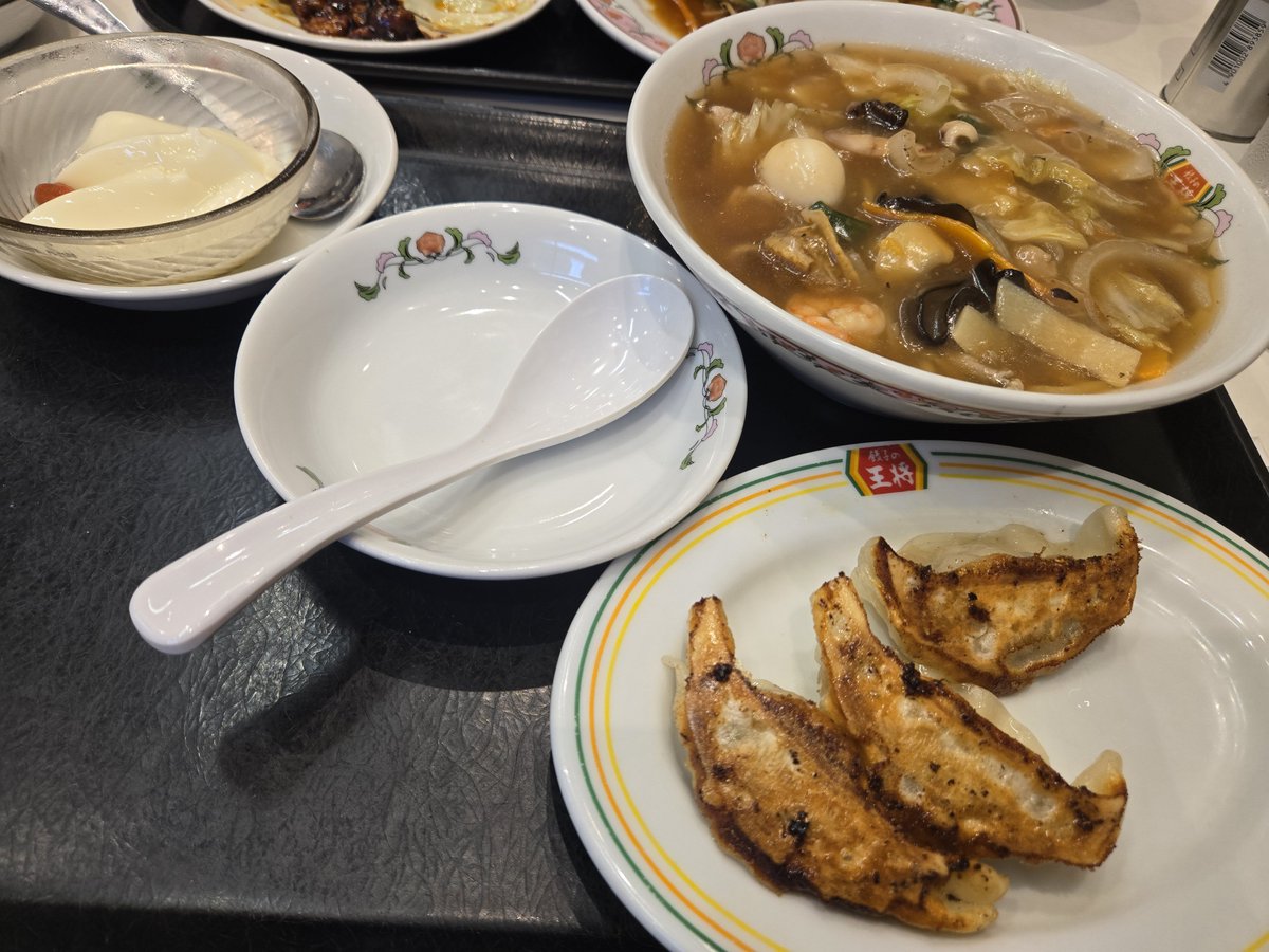 sidare5441's tweet photo. 今日のお昼🍱(^^)
餃子の王将にて
美味しかった😋🍴💕
#餃子の王将 
良い午後を(　＾▽＾) https://t.co/1nN6XYCUC4