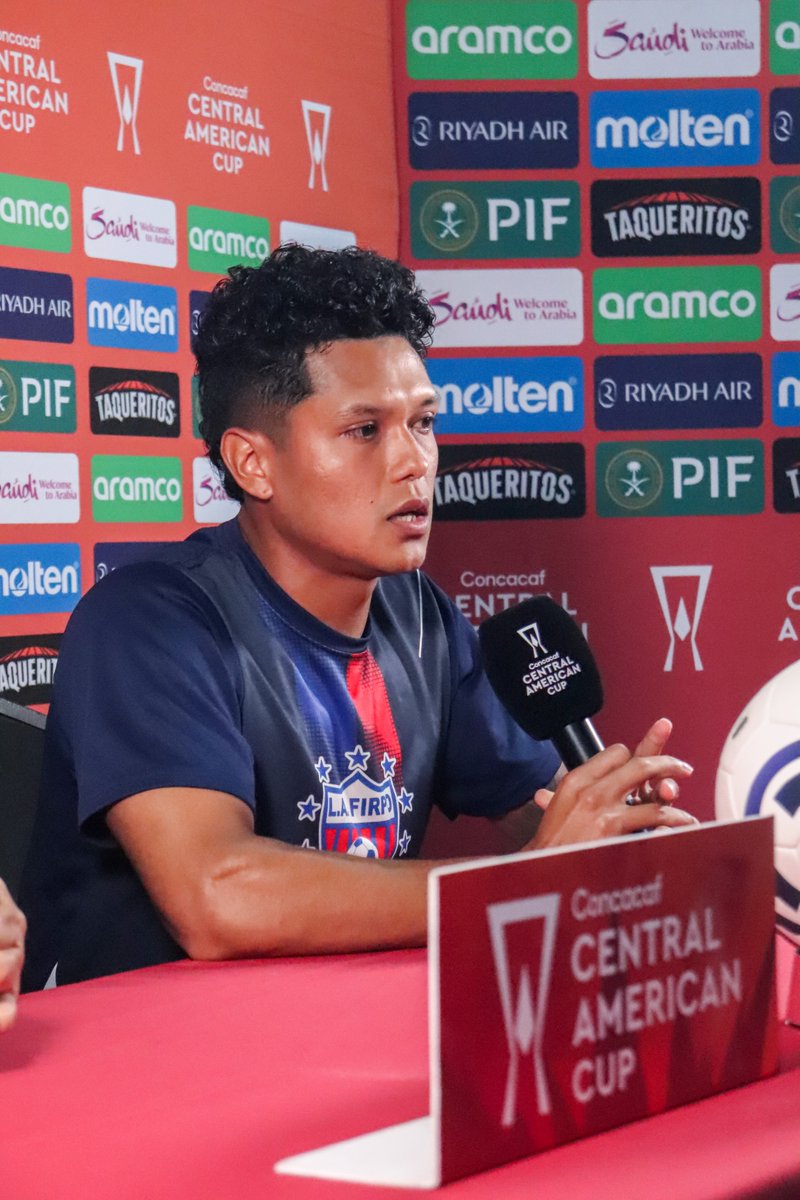 cdlafirpo_sv's tweet photo. Imágenes de la conferencia de prensa del profesor Marvin Solano y nuestro capitán Lizandro Claros.

#CopaCentroamericana2026
#CuartosFinalVuelta https://t.co/bDy3xG3m2z