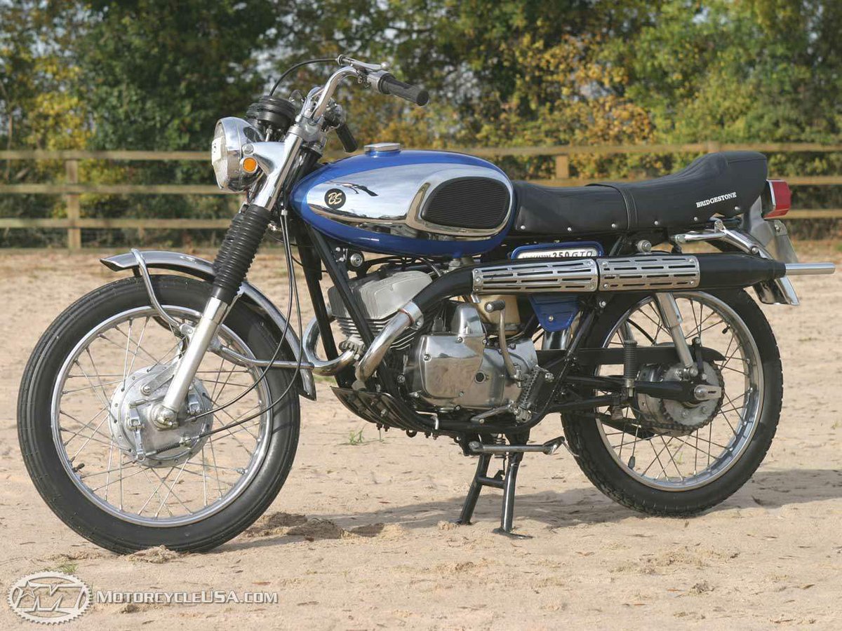 Moto_History's tweet photo. This Bridgestone GTO350 Scrambler is a rarity.  These are super collectable.  #japanesemotorcycles  #streetscrambler  #twostrokemotorcycles  #motorcycleengineering  #motorcycleenthusiasts  #collectablemotorcycles https://t.co/SLpXujSS0G
