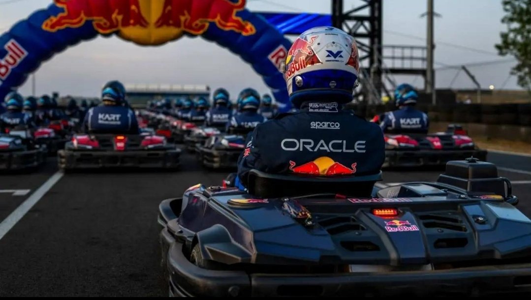 HetanshP24's tweet photo. #MaxVs100 was incredible! 🏎️🔥 @Max33Verstappen @redbullindia @redbullracing, please bring something like this to 🇮🇳 India! Imagine 100 Indian fans getting to race alongside an F1 driver. It’d be unforgettable! 🏁 #F1 #MaxVerstappen #RedBull https://t.co/vhdSYHEmRJ