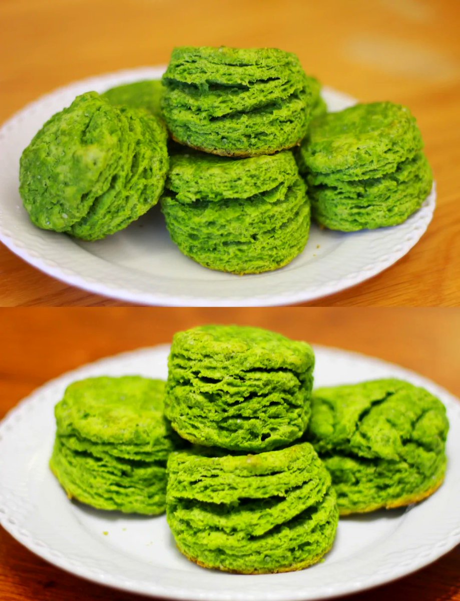 adriz913014's tweet photo. Just pulled my first homemade matcha scones from the oven—golden edges, subtle green swirls, and that perfect buttery crumb. Baking small wins = happy vibes today! https://t.co/IELbBZ5DyT