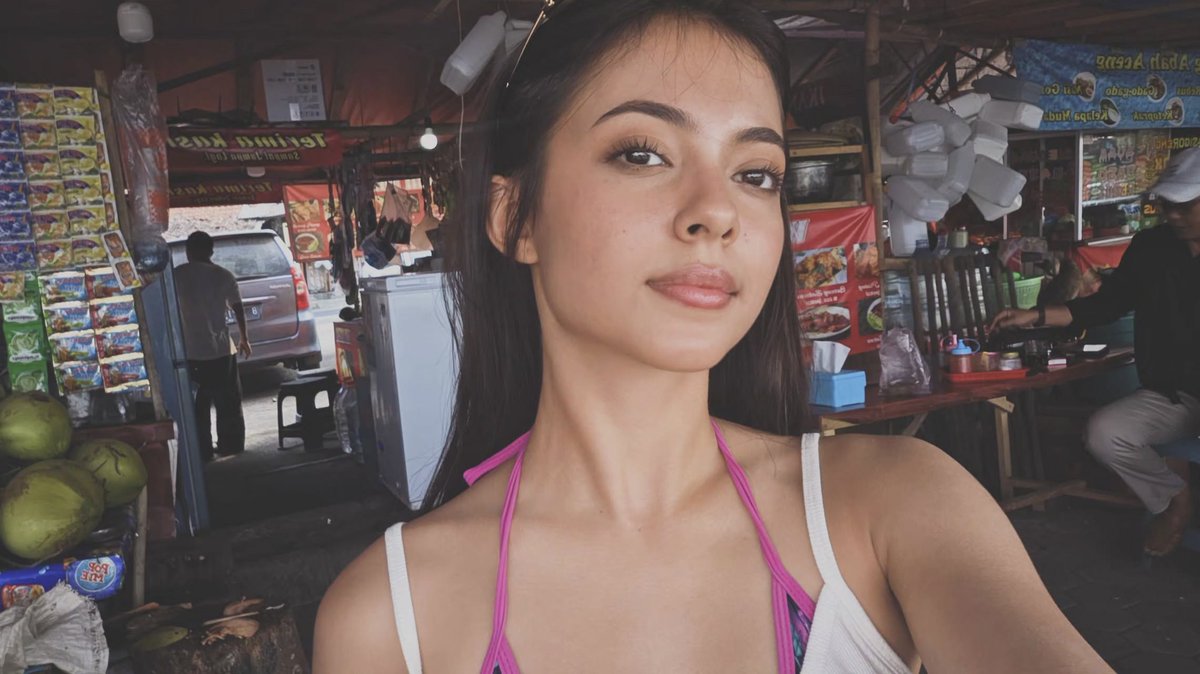 bvttercrisp's tweet photo. suka banget sama bareface raisa 🫶🏻 https://t.co/zTMXsLcYvY