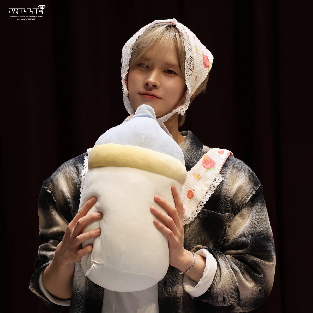 williekm820's tweet photo. 260916 조은뮤직

우리 경민 베이비 👶

#TWS #KYUNGMIN 
#투어스 #경민 #ギョンミン https://t.co/ucSKrVCf5I
