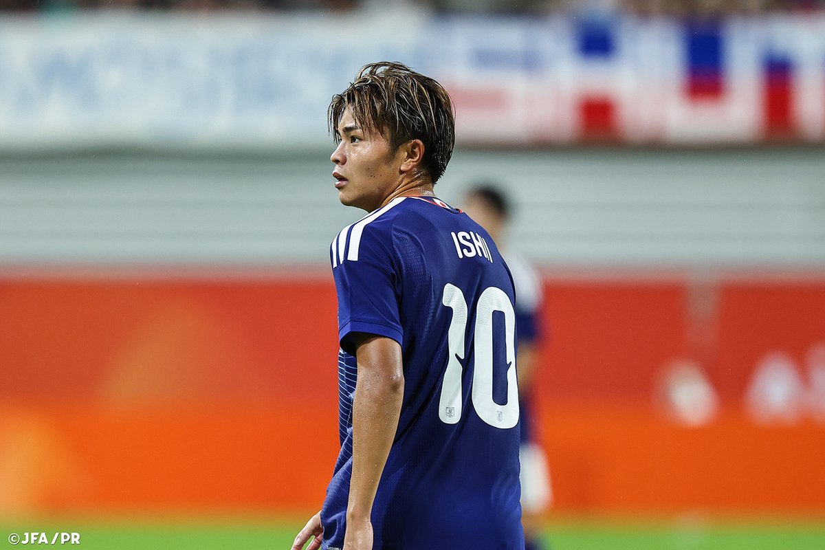 jfa_samuraiblue's tweet photo. 🔹U-21日本代表🔹
【2026.9.16　ホンコン・チャイナ代表🇭🇰戦】
 
試合後選手コメント💬
👤10 MF #石井久継(湘南ベルマーレ)
チームとしては初戦なので勝ててよかったですが、個人的なところでいうとチームとしてのファーストシュートで決定機を自分が外してしまって、その後もなかなか入らない雰囲気を作ってしまったとプレーしていて感じました。そういった意味でも今日は特別な試合になったかなと思います。
（得点の場面は）ゼキさん（大関友翔選手）といい連係ができていた中で、あんなにいいパスをくれると思ってなかったので、自分を信じてゴール前に入ってよかったと思います。大会は始まったばかりですが、本当に総力戦なので、一人ひとりの力が必要になりますし、もっともっとチームの力になれるよう頑張ります。
 
👤14 MF #大関友翔(川崎フロンターレ)
チャンスがあった中で決めきれない、相手も人数をかけて守ってきた中で、もう少し丁寧にやるところやチャンスで決めきるところなどはチーム全体として意識しないといけないと感じました。
日本開催のアジア競技大会ということで、たくさんのサポーターの皆さんが来てくれましたけど、その期待に応えられるよう、もっともっと圧倒した内容のサッカーを見せられるよう、チーム全体としてやっていきたいと思います。
初戦の難しさも今日の試合で経験しましたし、アジアの戦いは一筋縄ではいかないということも、今日の試合で経験できたので、しっかりと課題を修正して次のキルギス戦に臨みたいと思います。
 
NEXT MATCH⏩
🏆第20回アジア競技大会（2026／愛知・名古屋）
⚔️グループステージ第2戦
🗓️9.20(日) ⌚️19:30
🆚キルギス代表🇰🇬
🏟豊田スタジアム
📺️TBS系列にて放送

大会情報はこちら🔗 https://t.co/uI5Xiz5trJ
 
#U21日本代表 #サッカー日本代表