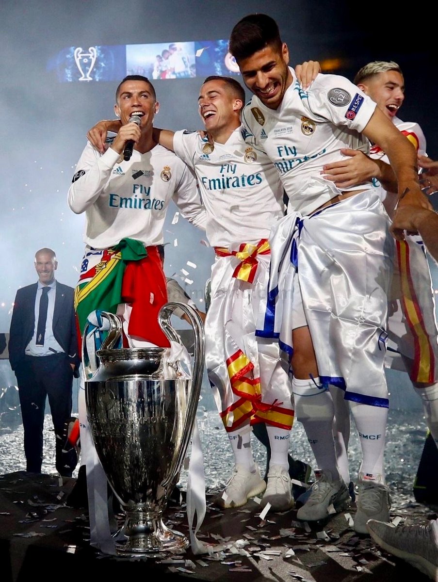 MadridXtra's tweet photo. This picture is Real Madrid heritage. 🤍 https://t.co/mpkIxffVzP
