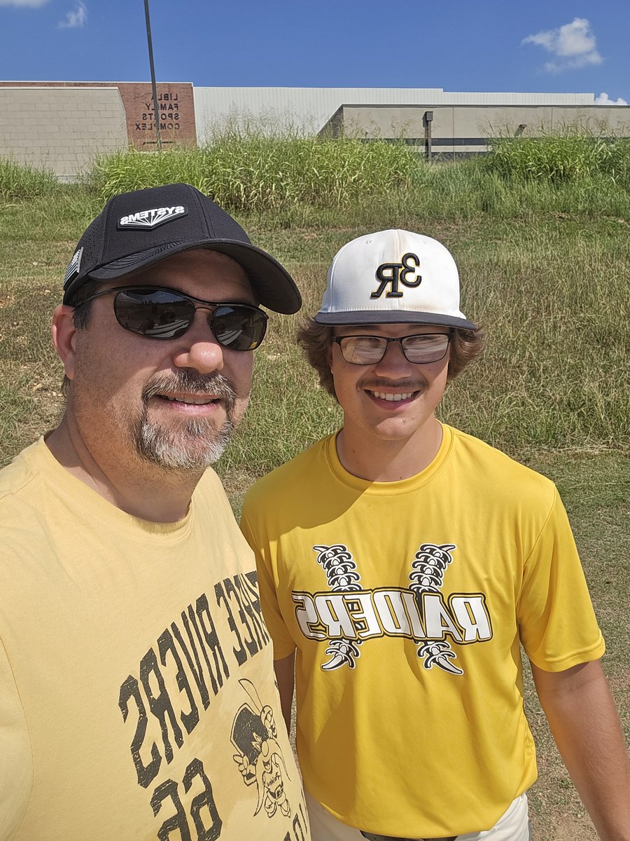 cabulli23's tweet photo. Super proud of Evan’s first college inning pitched yesterday for Three Rivers against Dyersburg State CC. 
0 R • 0 H • 1 BB • 2 K’s
Keep working, keep believing, and keep doing what you love, Evan! We’re so proud of you! 🖤⚾️💛 https://t.co/qm00q2gVW1