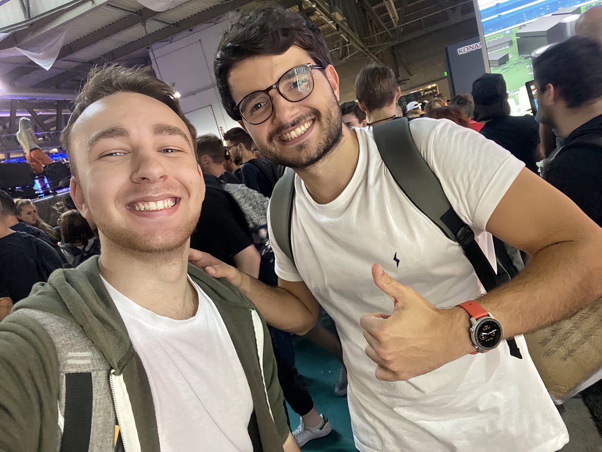 Sam_Scarpi_'s tweet photo. @sgnoogle Forse OT: ma volevo aggiungermi alla serie di selfie con il CEO di blockit e ricordarmi come siano passati 7 anni https://t.co/92MmeyO6vK