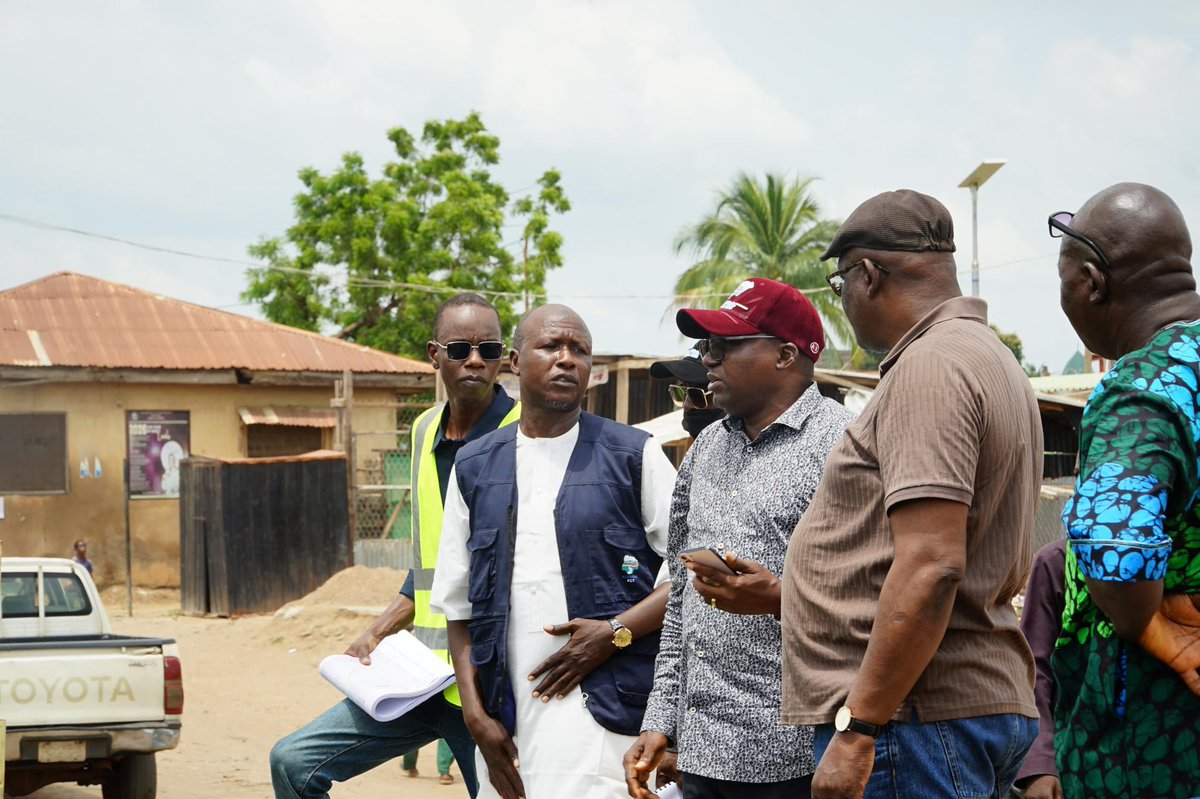 FCTACReSAL's tweet photo. WORLD BANK, FPMU TEAM INSPECT GWAGWALADA GULLY EROSION SITE AHEAD OF INTERVENTION https://t.co/cLWwlqAVT5