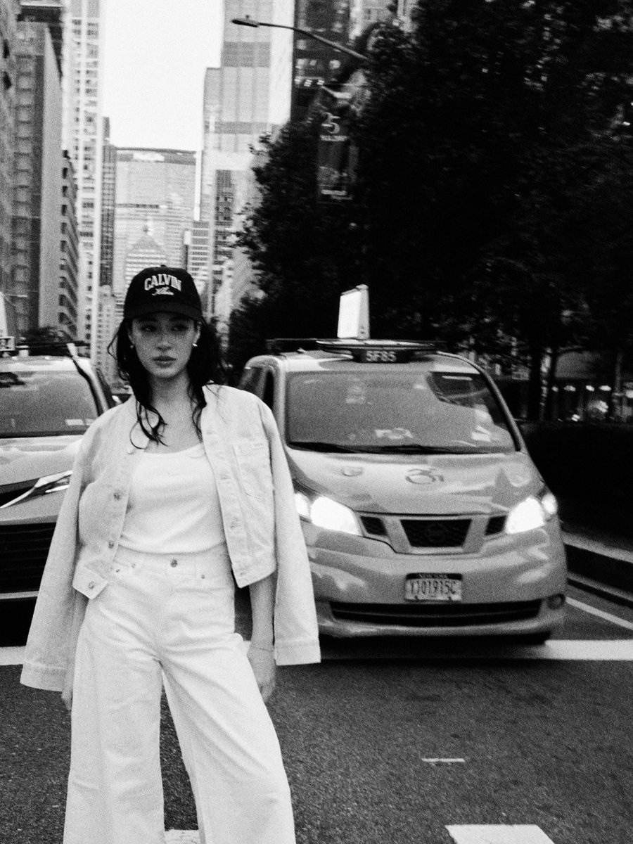 honglee0215's tweet photo. CK Ling 真的走不出來🥰
#LinglingKwong‌xCalvinKlein 
#Linglingkwong‌ 
@CalvinKlein 
@linglingsirilak https://t.co/EXFap9nyTg