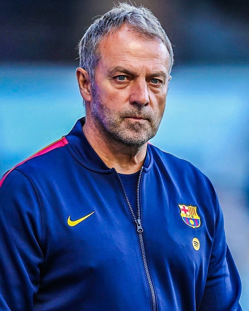 OficialSala12's tweet photo. Hansi Flick no comando do Barcelona:

124 jogos
95 vitórias
10 empates
19 derrotas
351 gols marcados
142 gols sofridos

Ganhou 5 de 8 títulos possíveis.

351 GOLS em 124 jogos. Loucura. https://t.co/qnNAiFtUDY