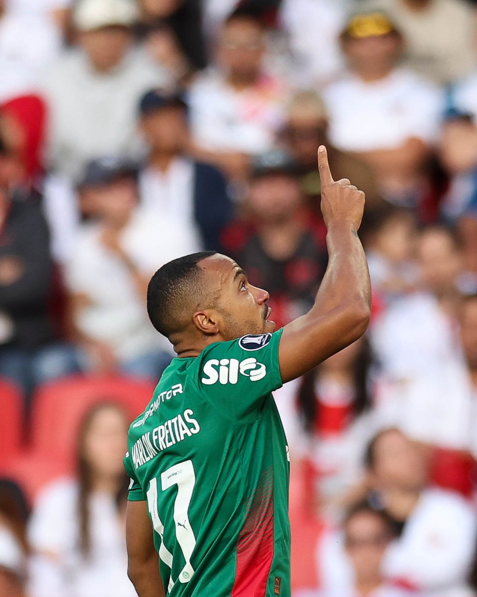 Palmeiras's tweet photo. Meu volante abriu o placar em Quito! 👊⚽ https://t.co/SjbtehrXZb