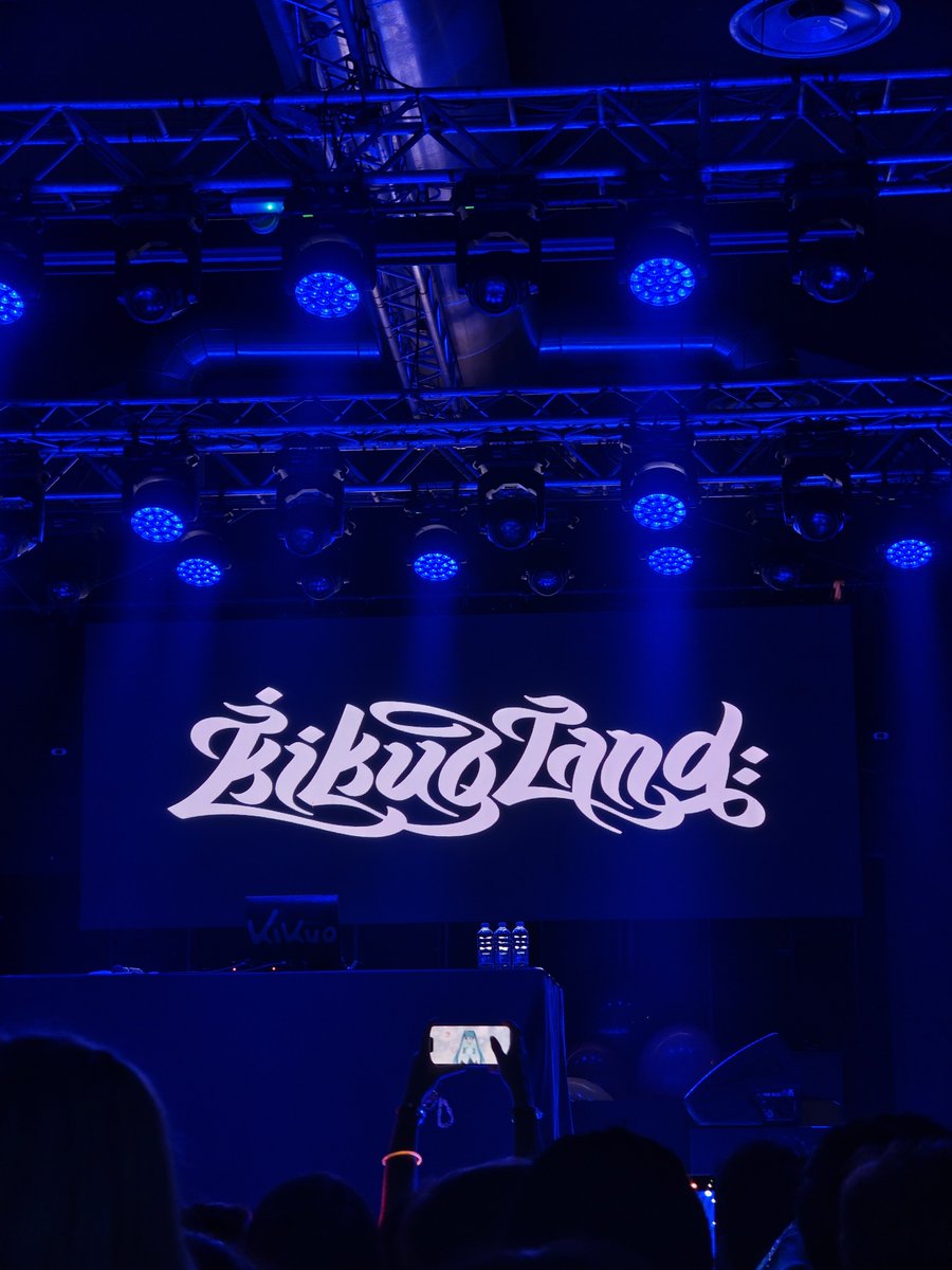 voidsp4wned's tweet photo. my biggest flex is that i have attended Kikuo's concert IN EUROPE https://t.co/WKLR2kcrLQ