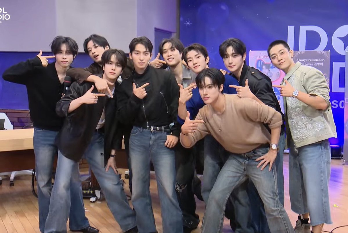 safetypinhere's tweet photo. 😭best😭we😭the😭boyz😭 https://t.co/knl3i9KipM