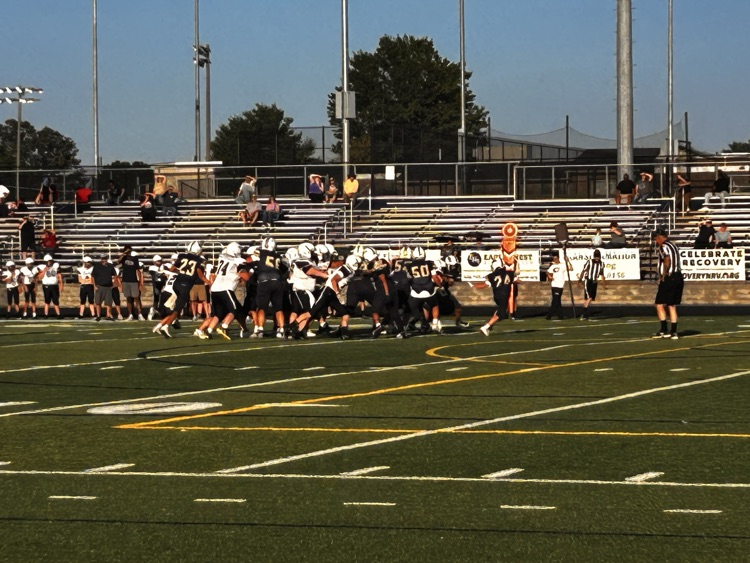 CMSGoBlue's tweet photo. Another W for the CMS football team. Go big blue! 💙💛 https://t.co/0Qu0ck0kkU