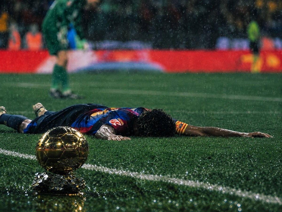 MesBlaugrana's tweet photo. 🌕 #LamineBalonDeOro https://t.co/1SSKyvsO4a