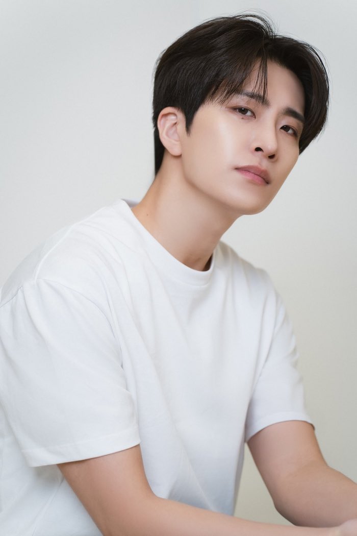 OT7Ahga's tweet photo. [📰] 260917 | “GOT7’s Youngjae Donates 10 Million KRW to an Abandoned Dog Shelter on His Birthday” via 매일경제

“GOT7’s Youngjae celebrated his birthday by making a meaningful donation to help abandoned dogs in need.

On September 17, his agency Andbut Company announced, ‘To commemorate Youngjae’s birthday on September 17, he donated 10 million KRW to Rainbow Shelter, operated by Korean Animal Rescue, a nonprofit organization dedicated to protecting abandoned animals.’

The donation was made in accordance with Youngjae’s wish to make his birthday more meaningful, and is expected to provide much-needed support and warmth to abandoned dogs in need.

This is not the first time Youngjae has shown his devoted love for abandoned dogs. Currently fulfilling his military service as a social service worker, Youngjae previously donated 30 million KRW to Korean Animal Rescue’s Rainbow Shelter at the end of last year.

At the time, Youngjae made the donation in the name of his late companion dog, Coco, who had crossed the rainbow bridge. He also personally visited the shelter, where he cleaned the kennels and volunteered, personally putting his kindness into action and touching many hearts.”

🥹🤍

🔗 https://t.co/DoZWAKH3Vd
HAPPY BIRTHDAY YOUNGJAE
#OurSunshineYoungjaeAt30 #어린영재30생일 #HappyYOUNGJAEDay #YOUNGJAE @ChoiArs_YJ @YOUNGJAExArs 🍓