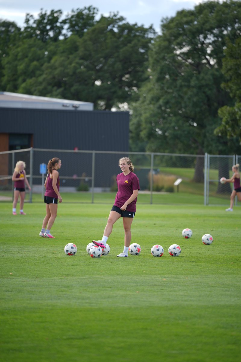 GopherSoccer's tweet photo. Another day at our favorite place β½οΈ
#ThisIsHome | #Gophersγ½οΈ https://t.co/gZnGNuqtBz
