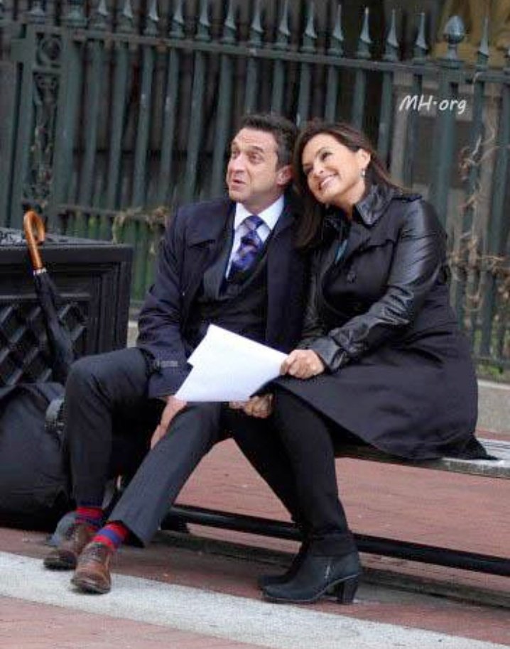 CarisiGirl80's tweet photo. #Barson #svu
Gosh I miss #Barba and #Benson https://t.co/Q0bfDoEDjT