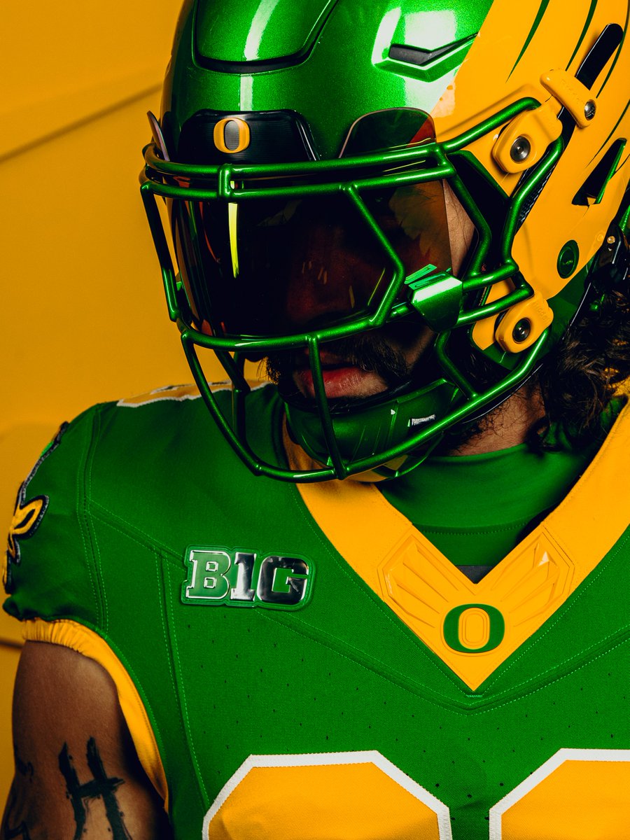 oregonfootball's tweet photo. 🟢🟢🟢 #GoDucks https://t.co/vEN4pyxT4k