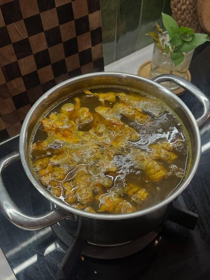 hanumputria20's tweet photo. Girl to girl:

Drink your kunyit too, terutama yang diet bantu  memecah lemak tubuh dan ngatasin bloating. Bisa bikin kulit glowing dan sehat. Ngurangin bau badan, mengatasi keputihan, melancarkan siklus haid, meredakan nyeri dan kram menstruasi 💕 https://t.co/UBvFNJmFxR