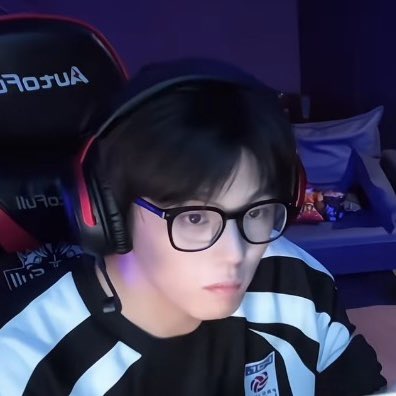 lastsolace's tweet photo. new matching pfp idea https://t.co/Ebtr70QIdn