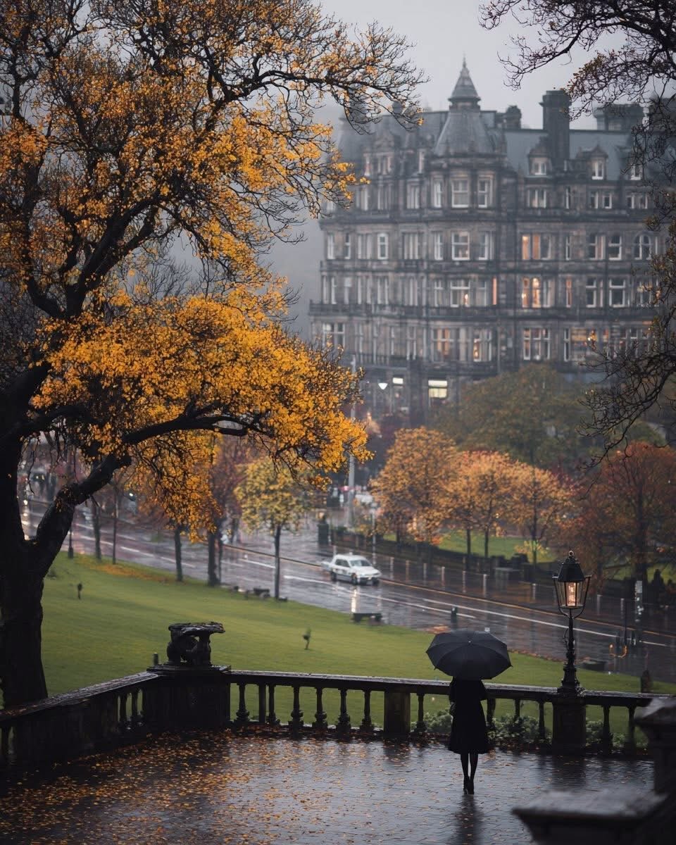 flower6260's tweet photo. rainy day in edinburgh https://t.co/cC6ZtKLQnS