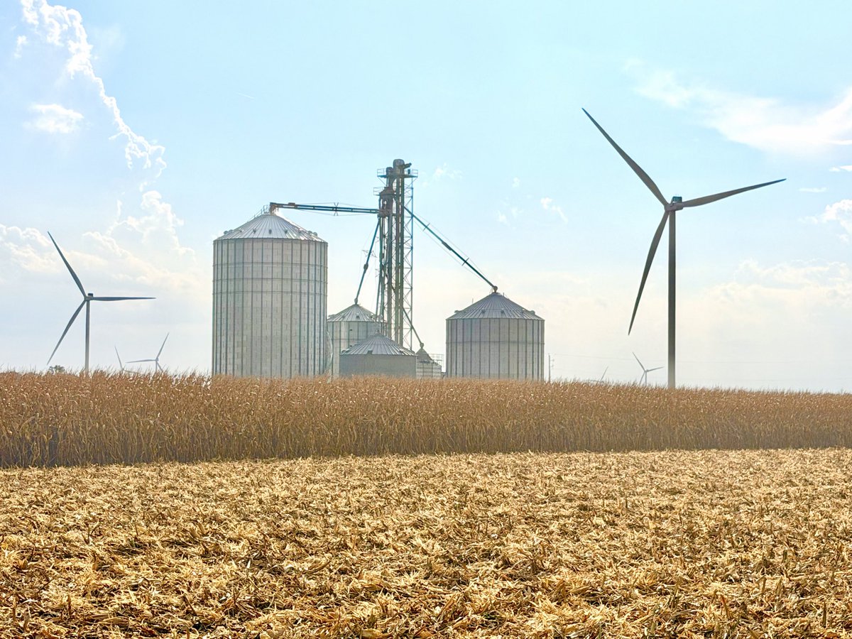 ChalFF7's tweet photo. My you all stay safe this #harvest26 
#indiana https://t.co/J7hh1uO2O1