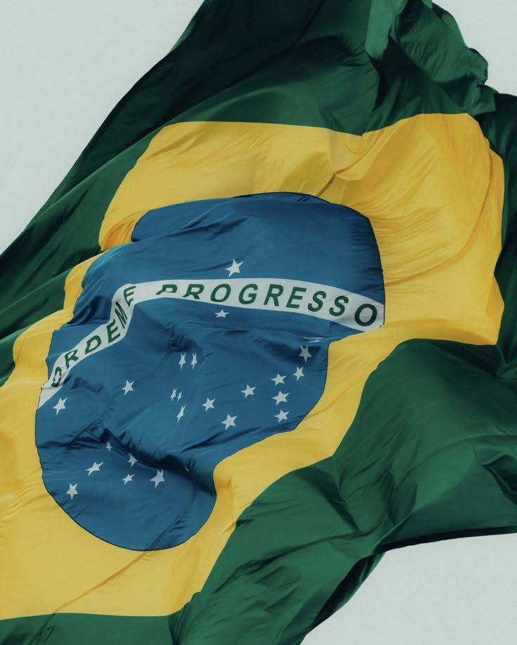 KATSEYEBRASIL's tweet photo. “Acho que a cultura brasileira é muito acolhedora e receptiva. A gente ama a comida. Somos obcecadas pela música e, de modo geral, por toda energia e o clima. Mal podemos esperar para voltar”.

— Lara para a Billboard Brasil. https://t.co/xTRYMb0xl1