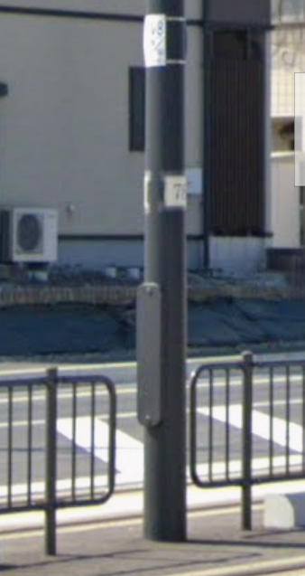 kobugahara's tweet photo. これを開けたときに柵と干渉しないように、隙間があるのか? https://t.co/vDWtYwkdtf