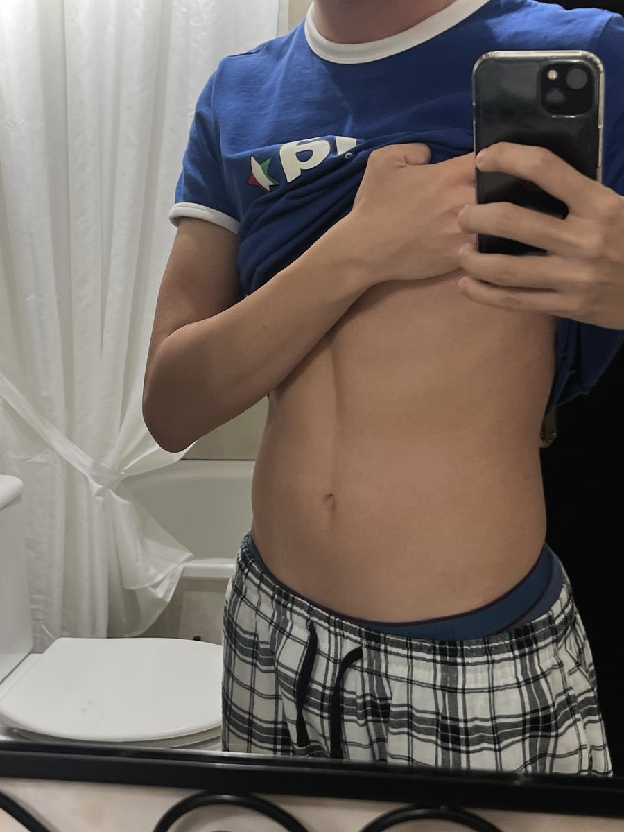 ikeerglzz's tweet photo. body tea y face card https://t.co/8wVDRqhSNe