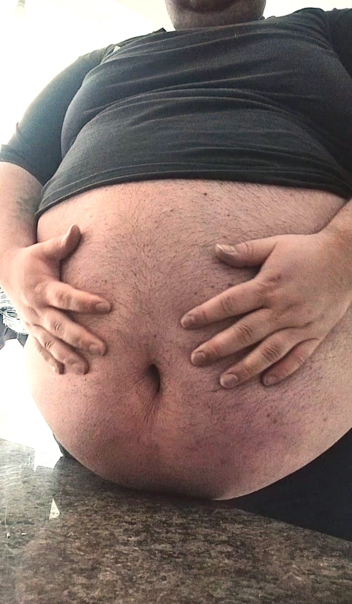 AlexxandreFAT's tweet photo. Good evening, potbellied, feeders, gainers, admirers...

I feel like my belly is heavier today. https://t.co/w0nKMpXIL9