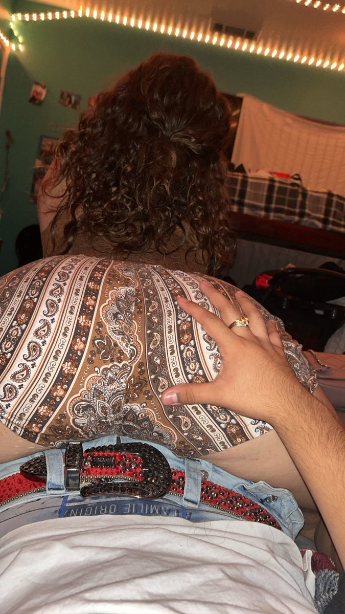 Vanfkn18's tweet photo. #lv #smokers #chill #latina #lasvegas #friends #fun #spoil #treatmeright #latino #mexican #sex #nsfwtwtًً 
Who wanna treat me right https://t.co/29sNhOxRKu