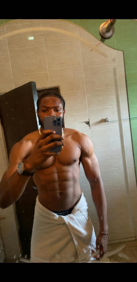 MadassFucker's tweet photo. Hi my sexy lovely friends just reach out to me I will make you happy for private but it's not for free you have to pay a little money I'm waiting now for you guys to respond +2349075615025 https://t.co/w4fJYhQFND